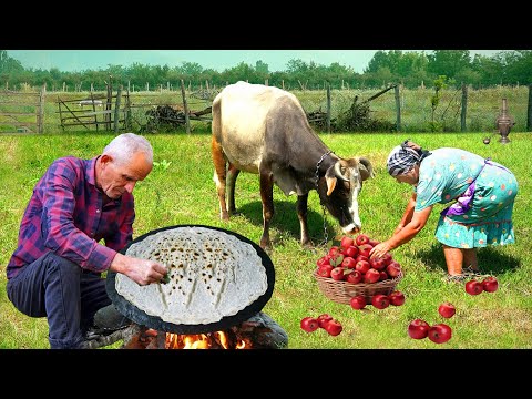 Видео: Один день бабушки и дедушки в горной деревне на Кавказе! | Бабушка приготовила говяжий ГУТАБ