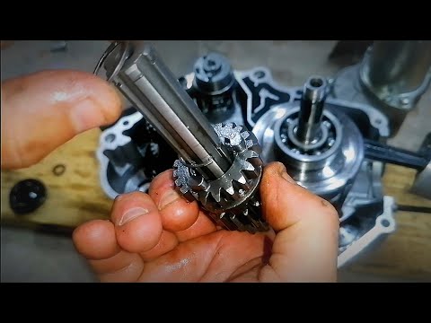 Видео: Стуки в коробке передач мопеда альфа