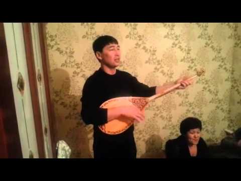 Видео: Красиво поет