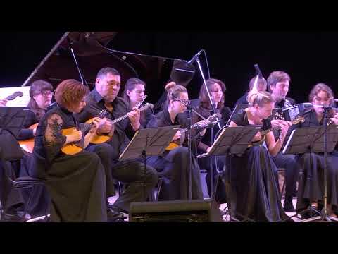 Видео: Вера Городовская, Концертная пьеса на тему русской народной песни "Выйду на улицу"