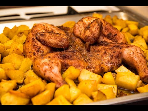 Видео: Запеченный цыпленок с картошкой.  Запечене курча з картоплею. Baked chicken with potatoes.