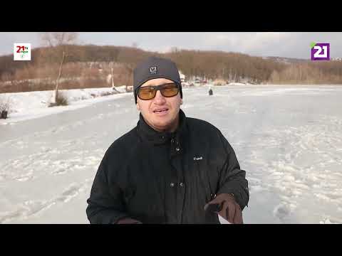 Видео: Карпатське рибалля / Ловля карася та окуня на озері з лунки в селі Нижнє Солотвино