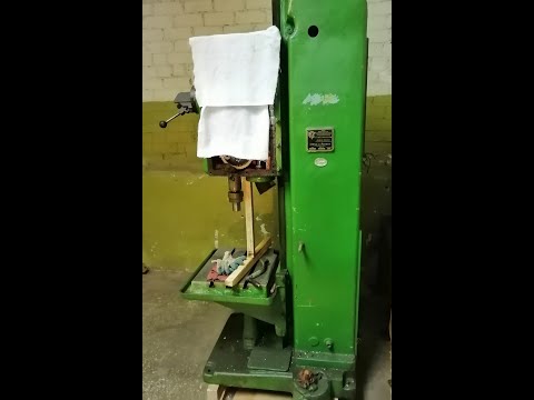 Видео: Сверлильный станок 2Н125. Коробка скоростей (пружинки и шарики).Часть 3 /Drilling machine.USSR 1970.