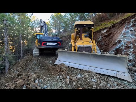 Видео: Бульдозер Cat D7G, существо, разрывающее горы, невозможно остановить #caterpillar #bulldozer