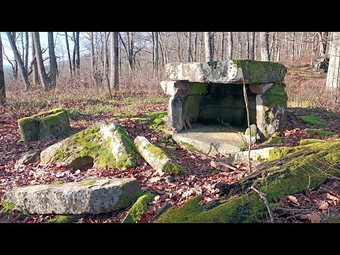 Видео: Видео 17 - Дольмены ретрансляторы (Садовое)