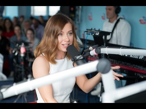 Видео: Юля Савичева - Если В Сердце Живет Любовь (LIVE @ Авторадио)