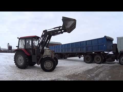 Видео: МТЗ 92 П.  С погрузчиком агромак и два Камаза,  Погрузка ЛЬНА! (Сезон 2019)