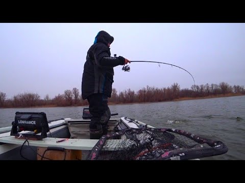 Видео: ЗАШËЛ В ЗАТОН😬  А  ТАМ !!!! РАЗДАЧА!!! ПОЛНЫМ ХОДОМ 🔥💥 РЫБАЛКА НА СПИННИНГ