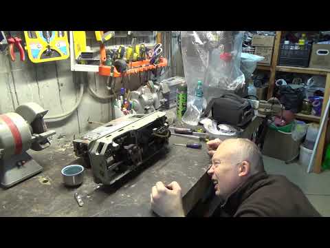 Видео: Восстановление ПМЗ-1862. restoration of the industrial sewing machine PMZ-1862. Часть 1.