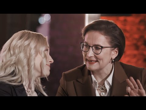 Видео: мария третьякова & лаура лукина ; близость