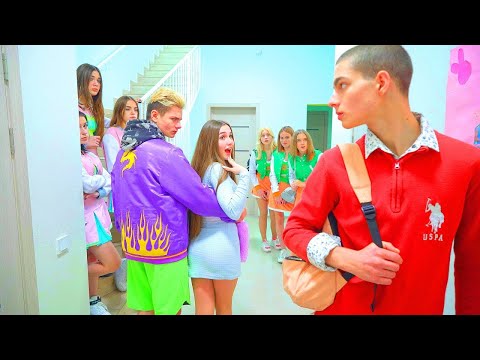 Видео: Директоров син дошао у Дијанину школу! | Нова згодна у школи!