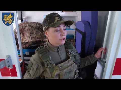 Видео: Вона — не просто медик  Вона — порятунок, спокій і віра посеред хаосу війни