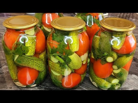 Видео: ПРОСТО ЗАЛИВАЮ КИПЯТКОМ. Закрываю по 50 банок! Невероятно вкусный рецепт с ПОМИДОРАМИ и огурцами