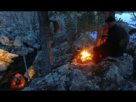 Видео: В угрюмых скалах.  Один 3 ночи. Карелия, сентябрь 2024г