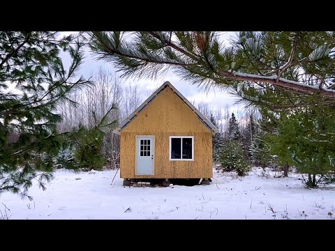 Видео: Первый снег в нашем домике без электросети: установка шипа и паза