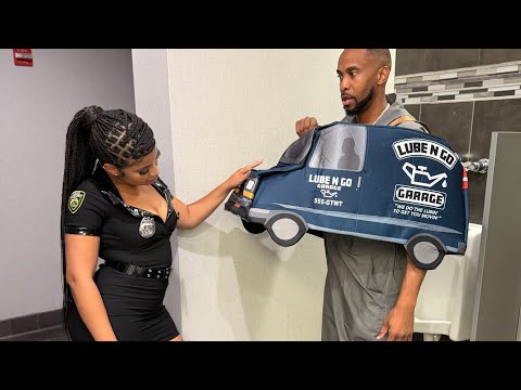 Видео: Чейз и подруга Тинны остаются одни в ванной, и Мэгги видит это.