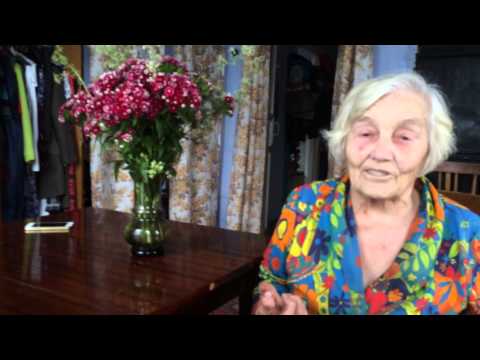Видео: Бабушка Нина и ее коврики