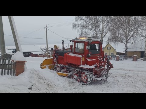 Видео: ДТ-75 Снова едем в центр чистить снег.❄❄❄