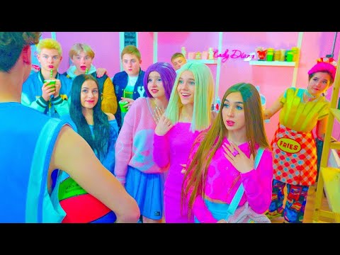 Видео: Нова кошаркашица у Дијаниној школи! | Дијана и девојке су шокиране!