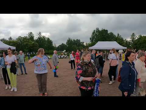 Видео: Русские танцуют на Узбекский танец. Лазги