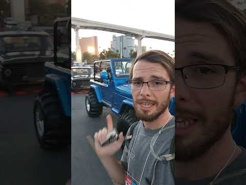 Видео: 5.0L Coyote Jeep TJ на лопастных шинах на выставке SEMA 2025