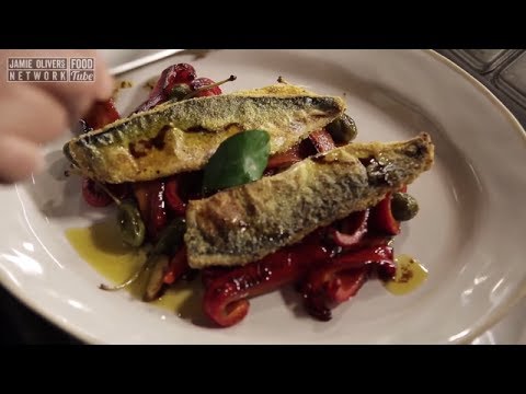 Видео: Скумбрия в поленте от Дженнаро Контальдо