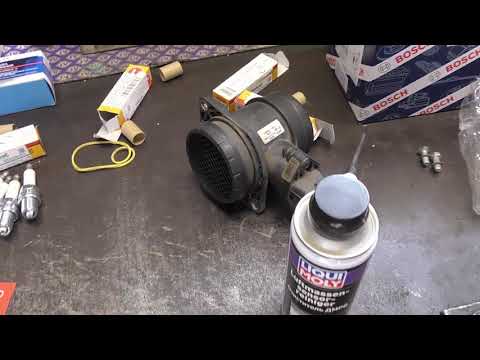 Видео: Калина не едет.Чистка датчика массового расхода воздуха(ДМРВ).Выбор новой катушки и свечей зажигания