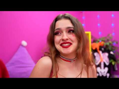 Видео: Меня Удочерила Семья Вампиров! Экстремальная Жизнь в Семье Вампиров!