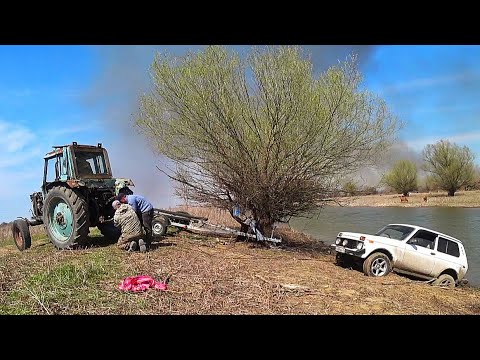 Видео: ВОТ И ПОРЫБАЧИЛИ...   ПОЛ ДНЯ ВПУСТУЮ.  Бешеный клёв. Застряли! Беларусь выручает!))