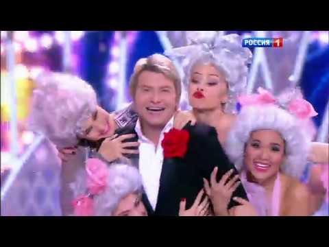 Видео: Обниму тебя   Николай Басков Новогодний голубой огонек 2017