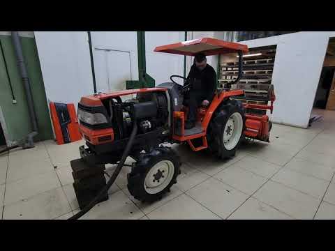 Видео: Обзор японского мини-трактора Kubota GL261