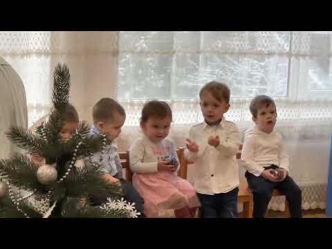 Видео: Новорічне свято для найменших