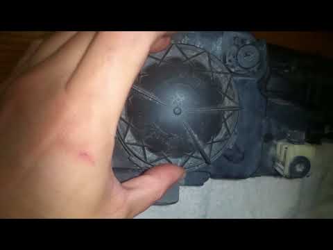 Видео: Замена фар дальнего и ближнего света Mazda 6