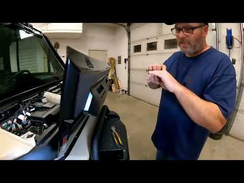 Видео: Установка светодиодного фонаря на капот Can-Am HD11 Defender Smart LED 2026