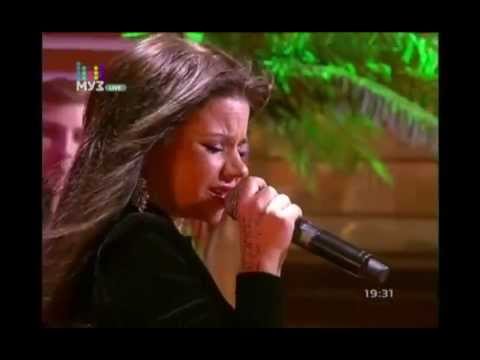 Видео: БЬЯНКА - Кеды / "Партийная Зона" на МУЗ-ТВ