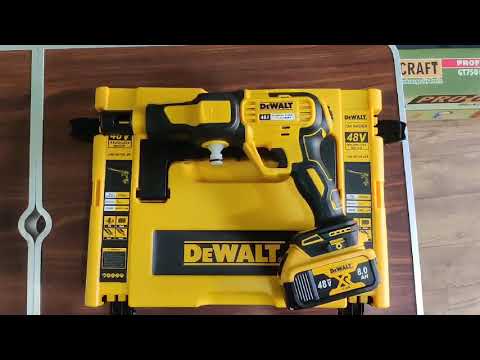 Видео: Мойка аккумуляторная DeWALT DXR-911 NEW (48 В, 8 Ач, 40 бар)