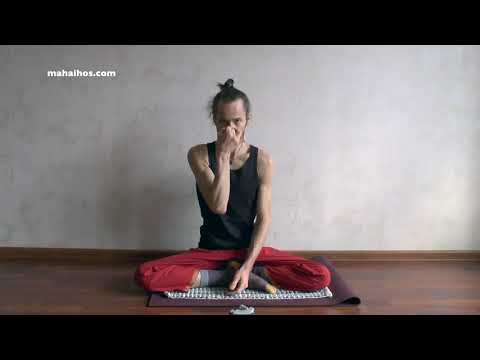 Видео: Михаил Баранов - Нади-шодхана-пранаяма (подготовка)