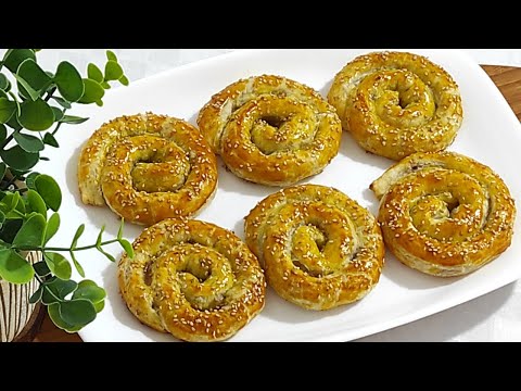 Видео: ЯБЛОЧНЫЕ СЛОЙКИ С ОРЕХАМИ И ИЗЮМОМ