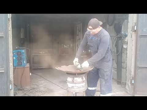 Видео: Делаю сковороду из диска бороны , САДЖ , УЛИЧНАЯ ЖАРОВНЯ  .