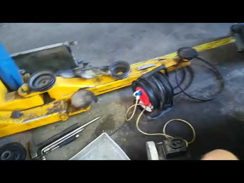 Видео: Mitsubishi Pajero сломался болт коленвала+ бита, удаление