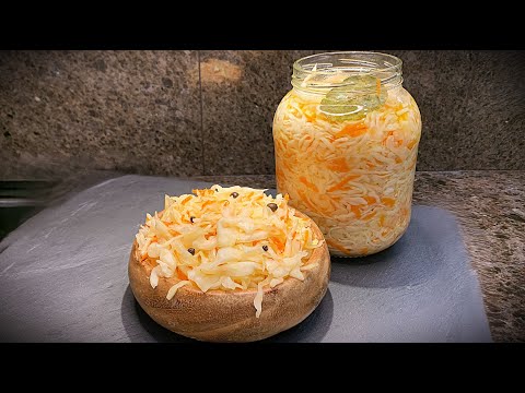 Видео: Самая ВКУСНАЯ и ХРУСТЯЩАЯ КАПУСТА всего за сутки! Самый удачный рецепт!