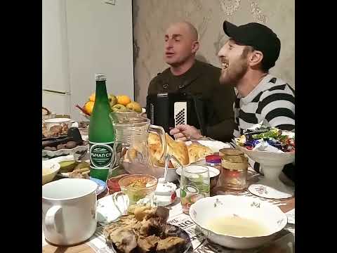 Видео: Заур Алибеков в кругу друзей