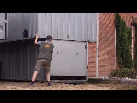 Видео: Пристигането на Фрося и Луиза