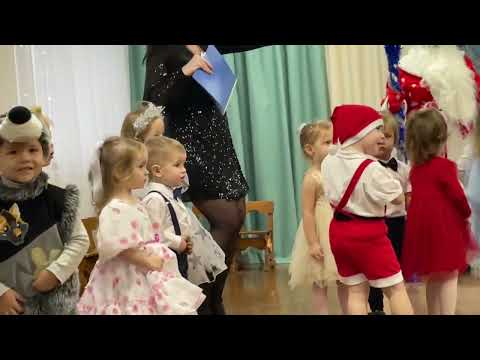 Видео: Новогодний утренник Каролины 2025