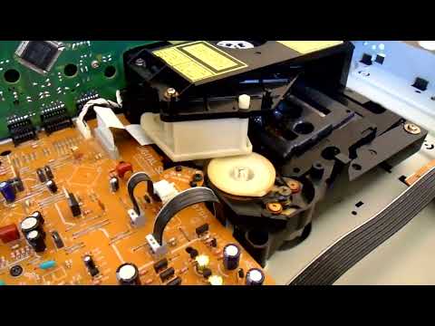 Видео: Technics SL-PS840 Compact Disc Player (1993-96) SOAD70A . Обзор, профилактика. Замена пассика з-ки.