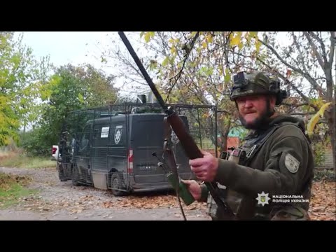 Видео: "Тяжко пересуватися дорогами, коли ворог за тобою слідкує з неба"