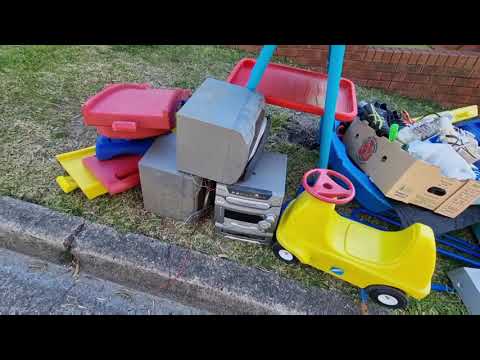 Видео: Нашла на свалке три коробки и мешок.Глазам не верю ! Продам на аукционе Ebay.Не свалка,а барахолка