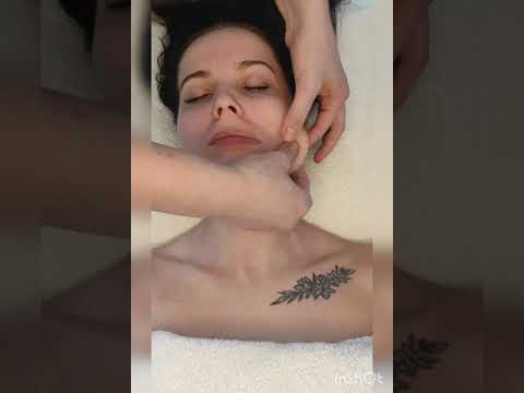 Видео: Моделирующий массаж лица ( мануальная пластика , блефаропластика, миофасциальный массаж)