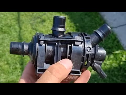 Видео: Замена дополнительного термостата Рено Каджар 1.5 dci c АdBlue. Ошибка по снижению токсичности.