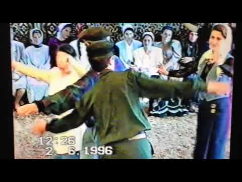 Видео: Супер танцор из 90х Лезгинка пьяная